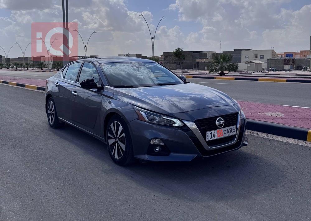 نيسان ألتيما